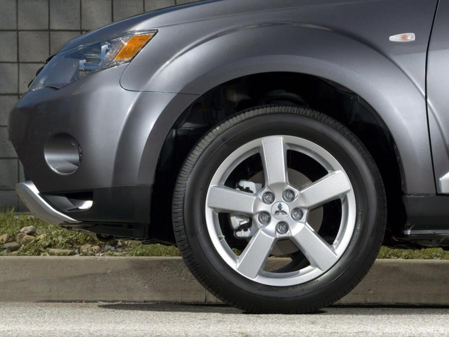  Mitsubishi Outlander 4WD 2007 года  (US) (фото 20 из 66)